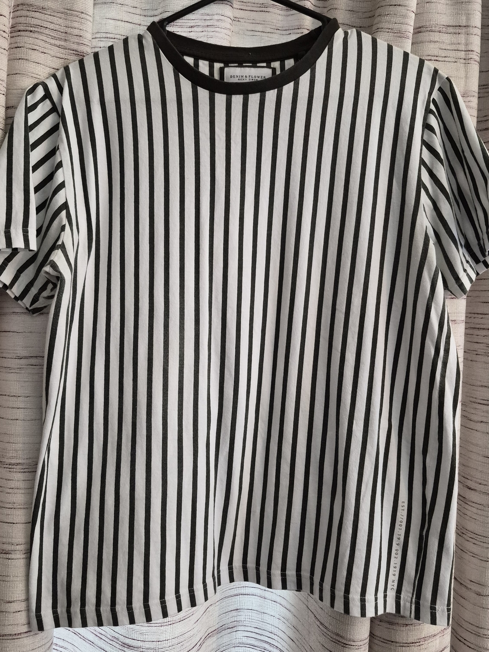 Denim & Flower Dark Green and White Vertical Stripe Crew Neck Tee Size M